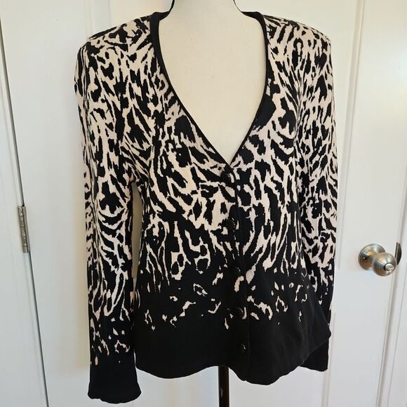 St. John Collection Cardigan Vneck Buttons Black & White Animal Print No Label - Picture 1 of 9